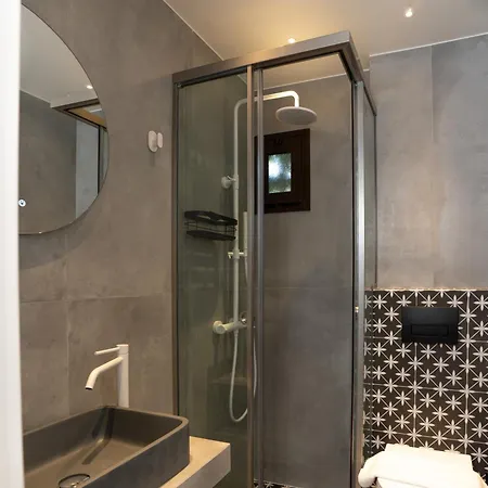 Semeli Lux Apt, Siviri