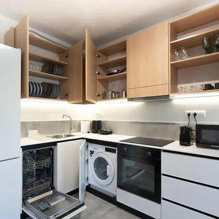 Semeli Lux Apt, Siviri