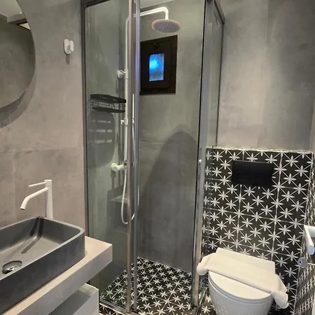 Semeli Lux Apt, Siviri