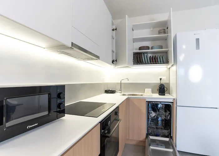 Semeli Lux Apt, 公寓