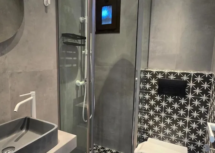 Semeli Lux Apt, 希维利