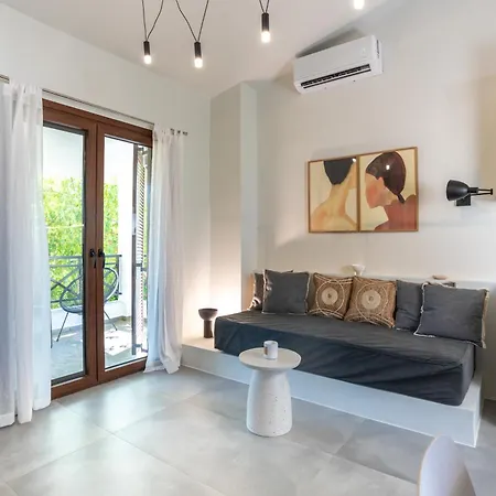 Semeli Lux Apt, Siviri