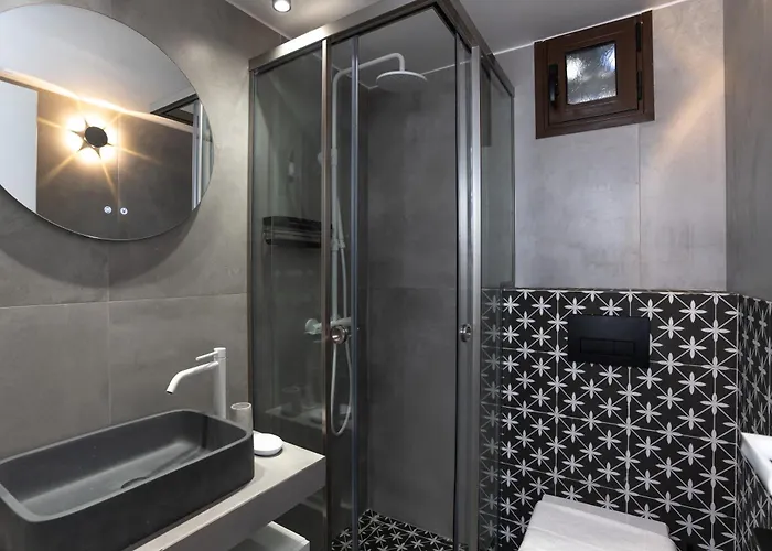 Semeli Lux Apt, * Siviri