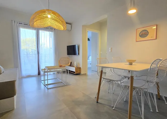 Semeli Lux Apt, * Siviri