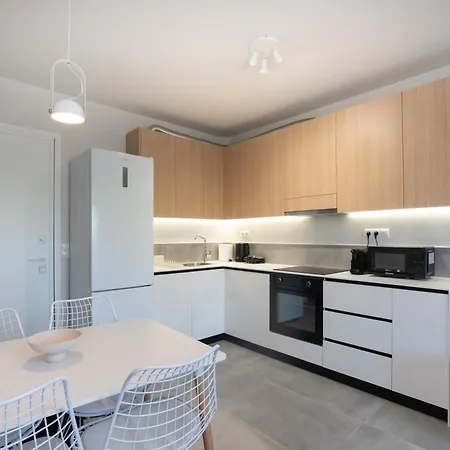 דירה Semeli Lux Apt, סיווירי