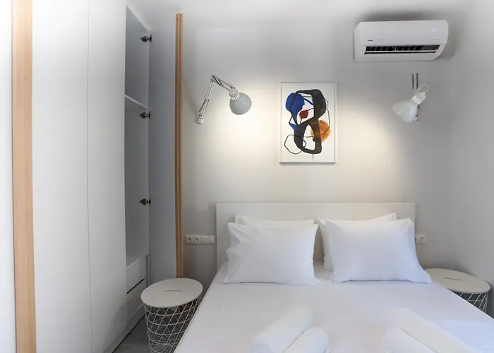 Semeli Lux Apt,