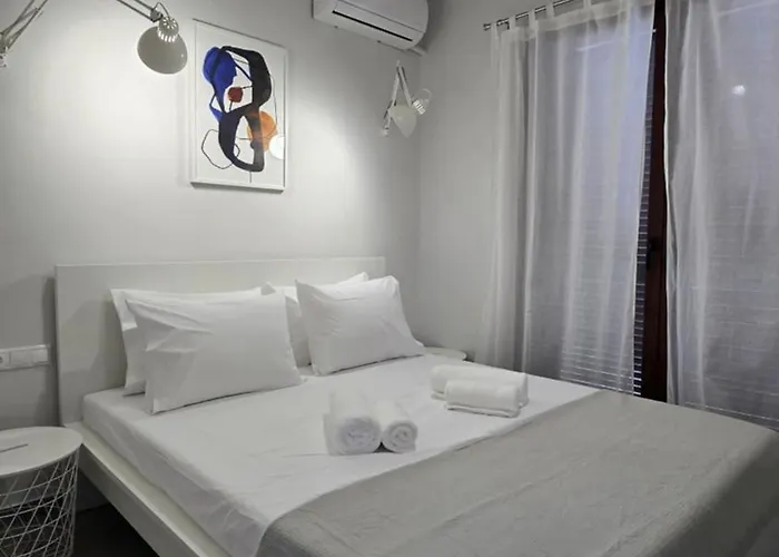 Semeli Lux Apt, *